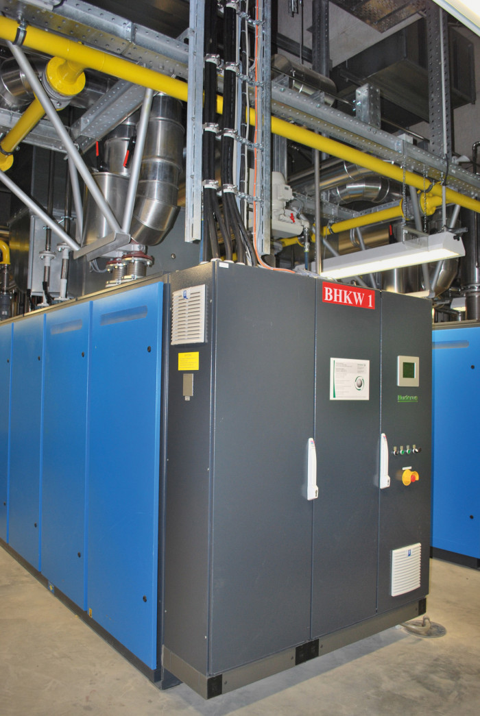 DSC_0220 Pharmaserv.jpg Kraft-Wärme-Kälte Kopplungsanlage